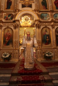 Всенощное бдение в храме в честь Покрова Пресвятой Богородицы города Саратова