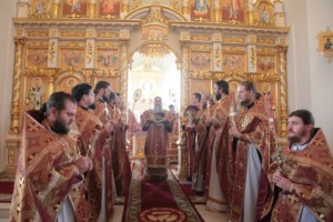 Божественная литургия в Свято-Троицком кафедральном соборе города Вольска