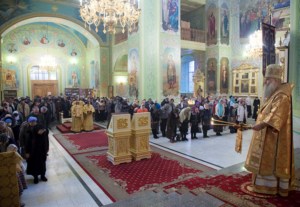 Божественная литургия в храме в честь Покрова Пресвятой Богородицы г. Саратова