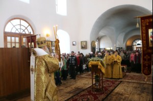 Божественная литургия в храме во имя святителя и чудотворца Николая р.п. Базарный Карабулак
