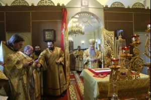 Божественная литургия на Архиерейском подворье — храме во имя преподобного Серафима Саровского г. Саратова