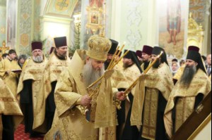 Митрополит Лонгин совершил Великую Рождественскую вечерню в Покровском храме Саратова