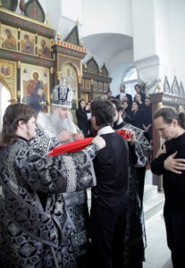 Литургия Преждеосвященных Даров на Архиерейском подворье — храме в честь иконы Божией Матери «Утоли моя печали» г.Саратова