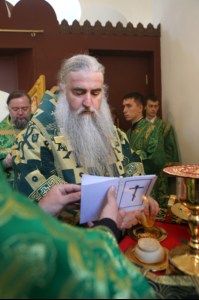 Божественная литургия в храме блаженной Ксении Петербургской г. Саратова на территории ИТК УШ-382/33