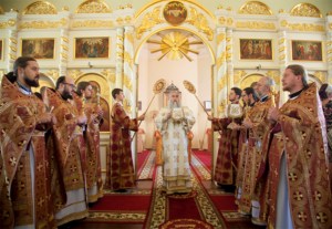 Божественная литургия на Архиерейском подворье — храме во имя преподобного Серафима Саровского города Саратова