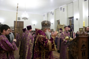Всенощное бдение на Архиерейском подворье – храме во имя преподобного Серафима Саровского г.Саратова