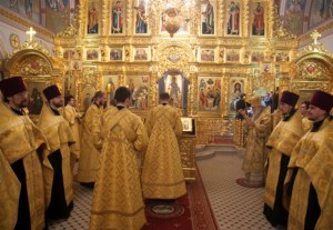 Всенощное бдение в Свято-Троицком кафедральном соборе города Саратова