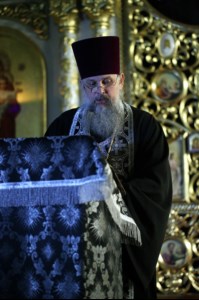 Великое повечерие с чтением канона преподобного Андрея Критского в храме в честь Сошествия Святого Духа г. Саратова