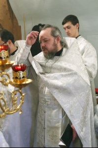 Божественная литургия и панихида в храме во имя святителя и чудотворца Николая на Елшанском кладбище г. Саратова
