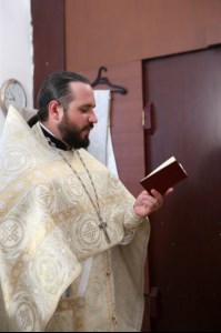 Божественная литургия в храме во имя святителя Тихона, епископа Воронежского, Задонского чудотворца г. Саратова