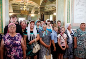 Божественная Литургия в храме во имя святой великомученицы Параскевы Пятницы села Малиновка Аркадакского района
