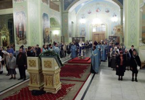 Всенощное бдение в храме в честь Покрова Пресвятой Богородицы г.Саратова