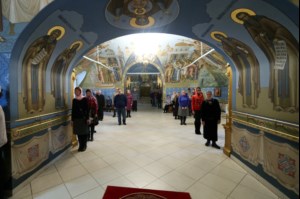 Митрополит Лонгин совершил Крещальную Литургию