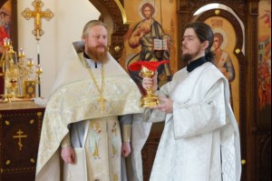 Совершены Чин положения антиминса и первая Литургия в Успенском храме г. Вольска