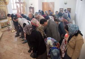 Литургия Преждеосвященных Даров, малое повечерие, утреня и первый час на Архиерейском подворье — храме во имя святых равноапостольных Кирилла и Мефодия при СГУ