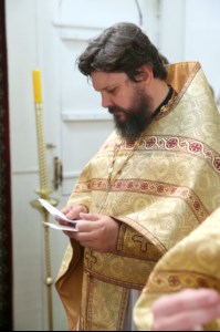 Божественная литургия в храме во имя Всех Святых, в земле Российской просиявших, г. Саратова