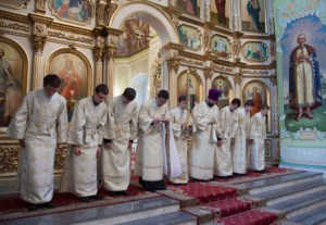 Всенощное бдение в храме в честь Покрова Пресвятой Богородицы г. Саратова