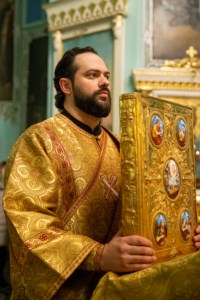 Божественная литургия в храме Сошествия Святого Духа г. Саратова