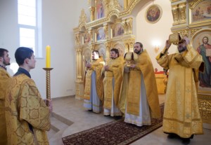Совершена первая Литургия в новом храме на Увекском кладбище г.Саратова
