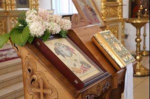 Всенощное бдение в храме в честь Казанской иконы Божией Матери г.Саратова