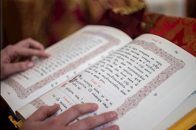 Божественная литургия в храме во имя святого благоверного князя Михаила Черниговского и боярина его Феодора на Увекском кладбище г. Саратова