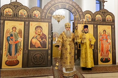Божественная литургия в храме во имя первоверховных апостолов Петра и Павла г. Саратова