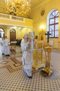 Царские часы и Изобразительны на Архиерейском подворье — в храме во имя святого апостола и евангелиста Иоанна Богослова при Саратовской православной духовной семинарии г. Саратова