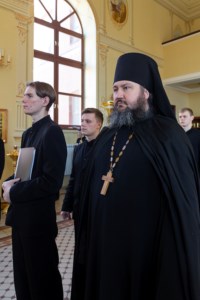 Уставное богослужение на Архиерейском подворье — в храме во имя святого апостола и евангелиста Иоанна Богослова при СПДС