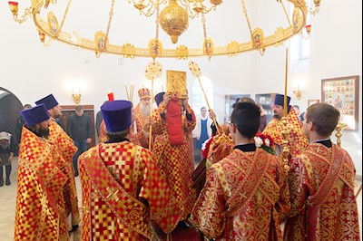 Божественная литургия в храме Воскресения Христова г. Саратова