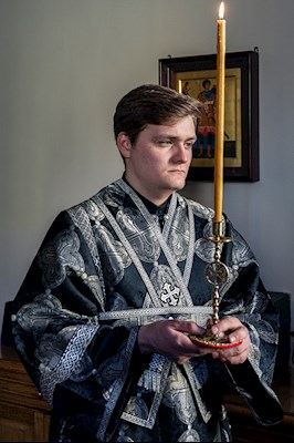 Литургия Преждеосвященных Даров на Архиерейском подворье – в храме в честь иконы Божией Матери «Утоли моя печали» г. Саратова