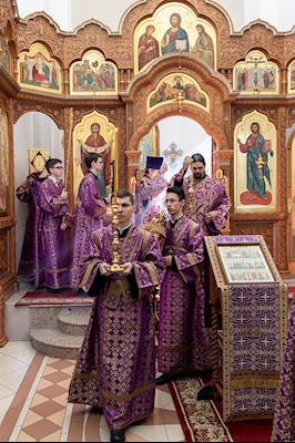 Божественная литургия в храме в честь святого равноапостольного великого князя Владимира г. Саратова