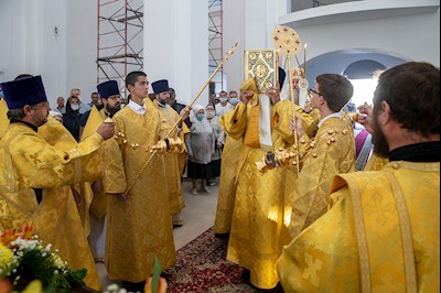 Божественная литургия в храме святителя Тихона, Епископа Воронежского, Задонского чудотворца г. Саратова