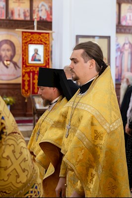 Божественная литургия в храме в честь Нерукотворного Образа Спасителя г .Саратова