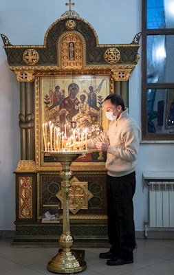 Митрополит Игнатий совершил великое повечерие в соединении с утреней в храме Рождества Христова г. Саратова