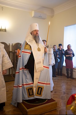 Совершена панихида по саратовским святителям