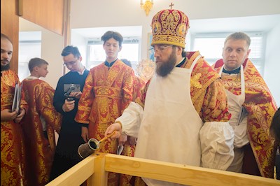 Митрополит Игнатий совершил Великое освящение храма Архангела Михаила с. Курдюм и первую Божественную литургию в новоосвященном храме
