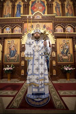 Митрополит Игнатий совершил Божественную литургию во Введенском храме Саратова