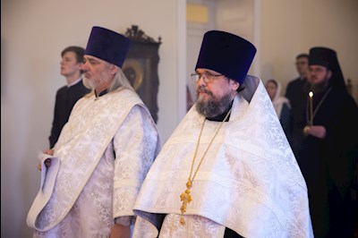 Архиереи Саратовской митрополии почтили память архиепископа Пимена и всех саратовских архиереев