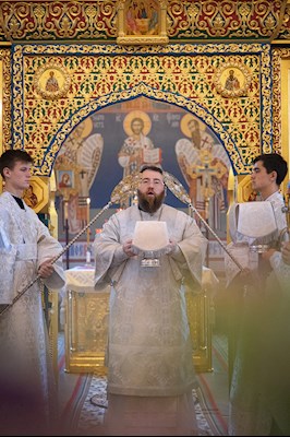 Митрополит Игнатий совершил Божественную литургию и панихиду в Свято-Никольском мужском монастыре г.Саратова