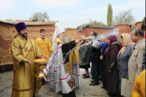 Чин основания Владимирского храма подворья Свято-Алексиевского женского монастыря Саратова в Вольске