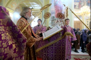 Митрополит Лонгин совершил Чин умовения ног