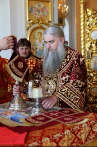Божественная литургия в Свято-Троицком кафедральном соборе Вольска