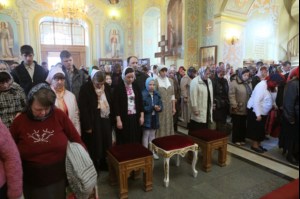 Божественная литургия в храме в честь Покрова Пресвятой Богородицы