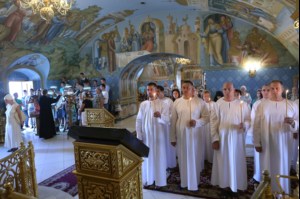 Крещальная литургия в Свято-Троицком соборе Саратова