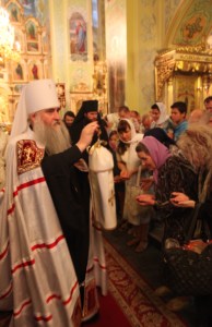 Всенощное бдение в храме в честь Покрова Пресвятой Богородицы города Саратова