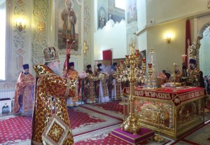 Божественная литургия в храме в честь Покрова Пресвятой Богородицы г.Саратова