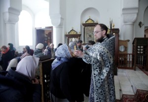 Литургия Преждеосвященных Даров на Архиерейском подворье — храме в честь иконы Божией Матери «Утоли моя печали» г.Саратова
