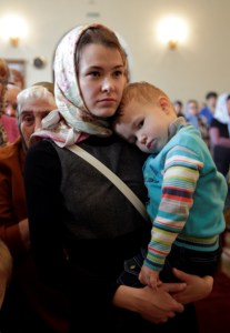 Вечерня в соединении с Божественной литургией свт. Иоанна Златоуста в храме в честь Благовещения Пресвятой Богородицы г.Вольска