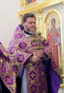 Божественная литургия в храме во имя святителей Василия Великого, Григория Богослова, Иоанна Златоуста г. Саратова