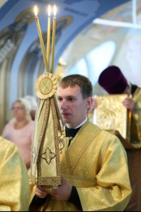 Епископ Пахомий совершил Божественную литургию в Свято-Троицком кафедральном соборе Саратова